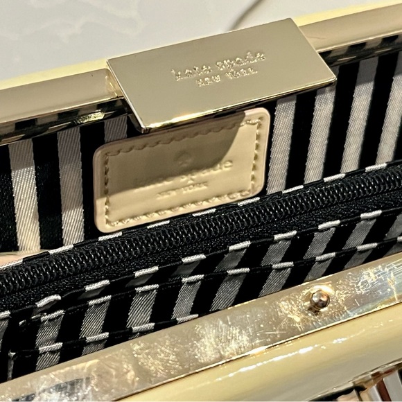 Kate Spade
Radio Samira Clutch - Picture 6 of 9